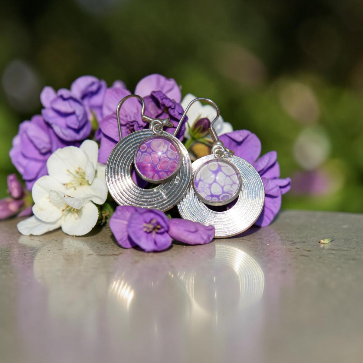 Boucle d'oreille "Éclat de Lilas" N°0754